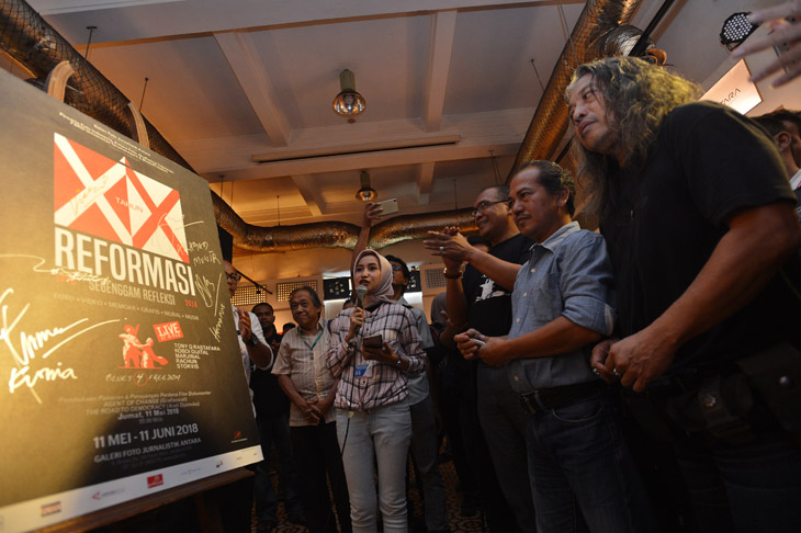 XX Tahun Reformasi-Segenggam Refleksi, lewat Foto Mengingat 20 Tahun Pembaruan