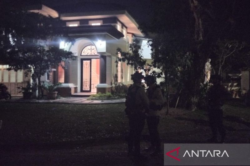 74 Kg Emas Disita dari Brankas Rumah Mewah Sentul, Rantis Angkut 7 Koper Bukti dari TKP