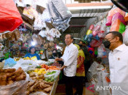 Presiden Tinjau Stok dan Harga Pangan di Pasar Wonokromo Surabaya