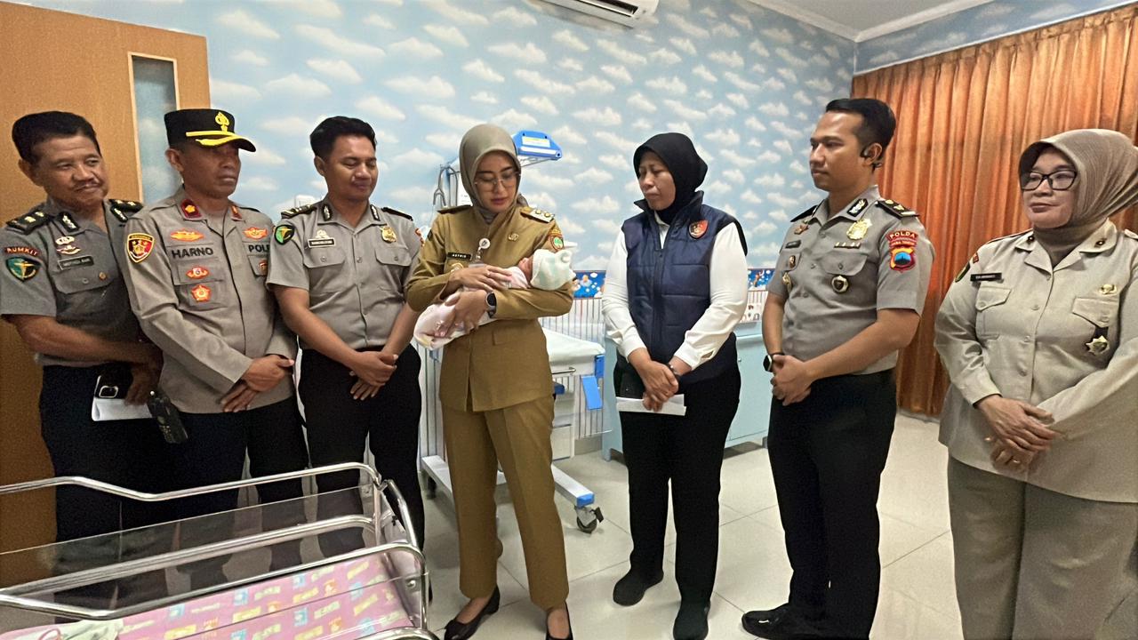 Bayi Ditemukan di Toilet KA Sancaka Diberi Nama Bayu Nawasena Bhayangkara.