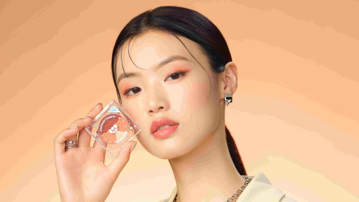 Tutorial dan Rekomendasi Produk Make-Up Untuk Meraih 'Peachy Look' ala Korea Selatan
