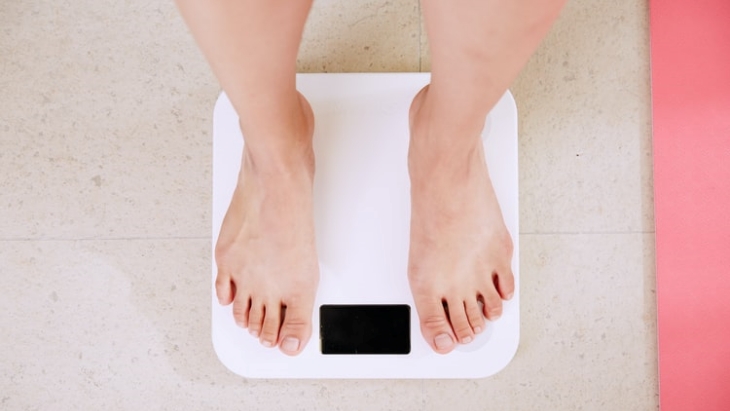 Mereka tidak pernah puas dengan berat badannya, meskipun sudah kurus. (Foto: unsplash/yunmai)