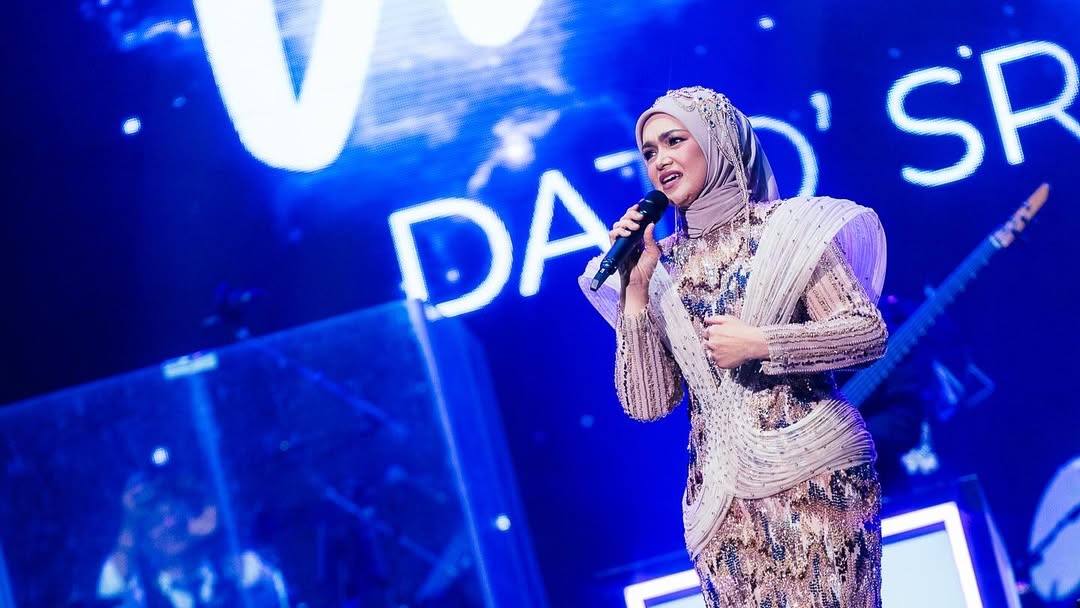 Lirik 'Menamakanmu Cinta' Lagu Penuh Emosi dari Siti Nurhaliza