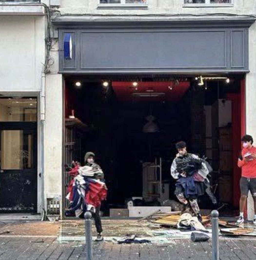 Toko LOSC Lille Jadi Sasaran Penjarahan dalam Kerusuhan Demo, Jersey Curian Malah Dijual di Medsos, Klub Bikin Keputusan Penting