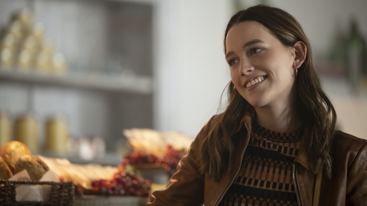 4 Outfit Love Quinn pada 'YOU' season 3 yang Bisa Menjadi OOTD Inspiration-mu