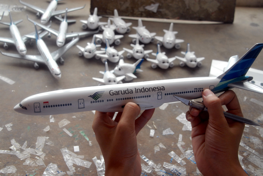 Pengrajin Miniatur Pesawat Terbang yang Mendunia.