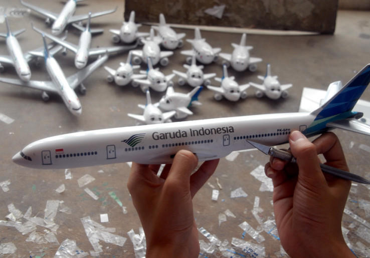 Pengrajin Miniatur Pesawat Terbang yang Mendunia.