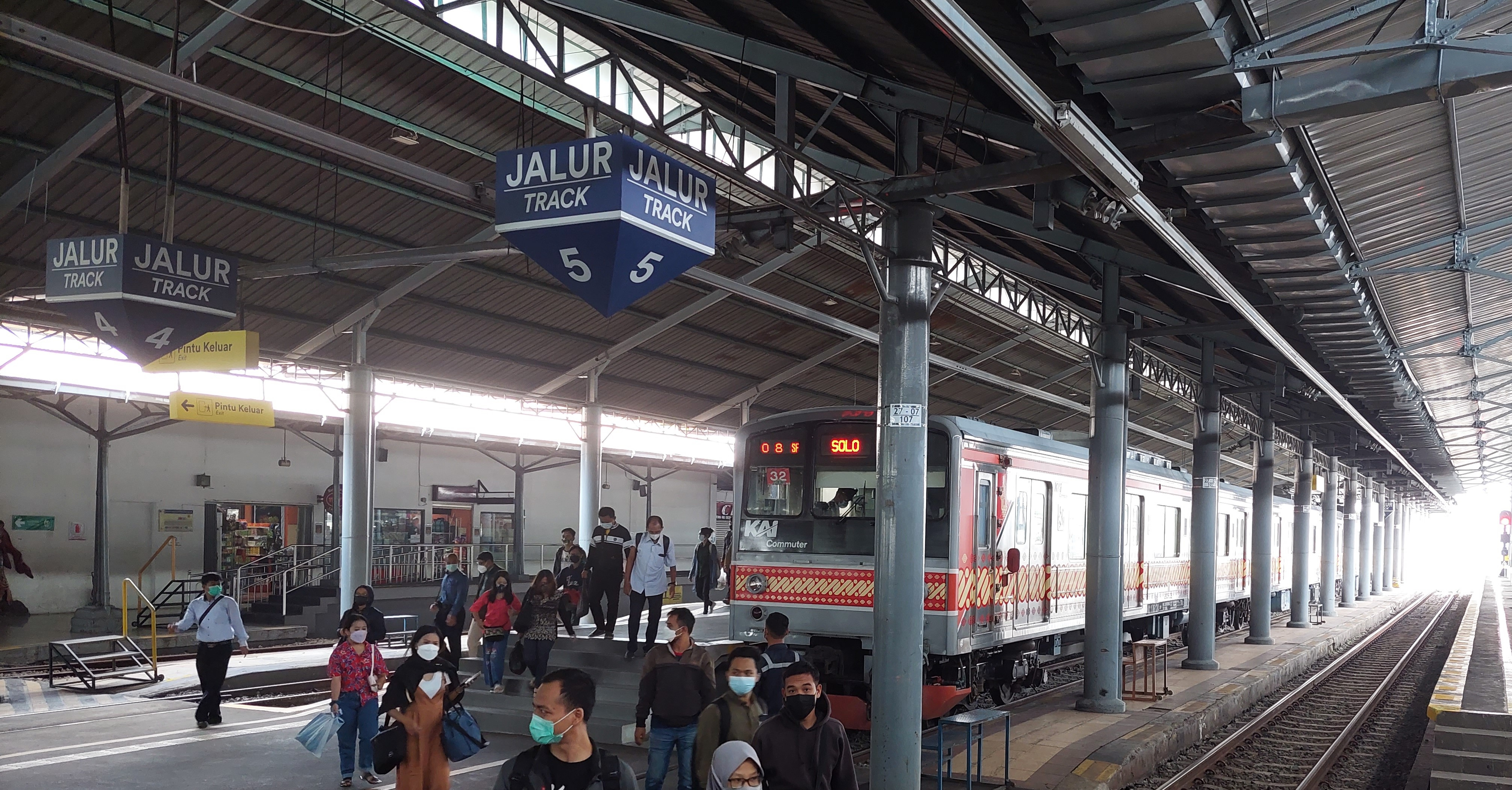 Densus 88 Tangkap Terduga Teroris di Stasiun Solo Balapan
