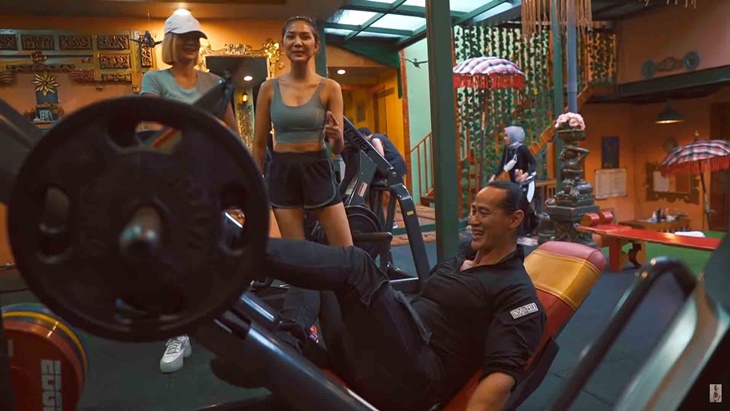 Pergi ke Gym, 10 Persen Olahraga, 90 Persen Tebar Pesona