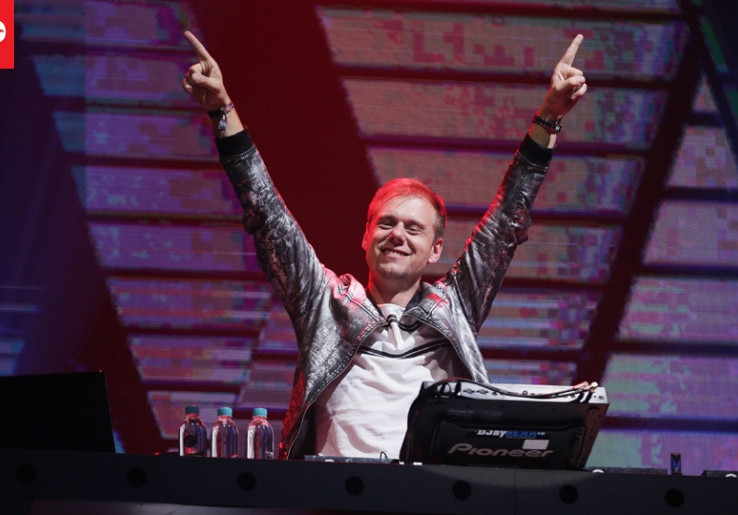 Armin van Buuren Sukses Hibur Penonton