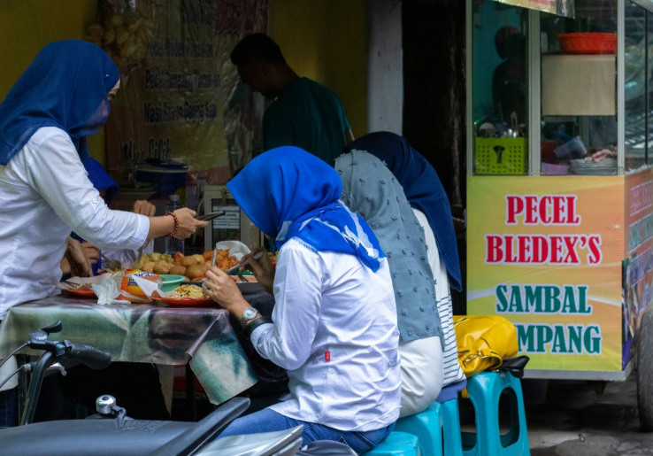 Pemprov DKI Jakarta Wajibkan Warung Makan Pasang Tirai Selama Ramadan, Begini Aturannya