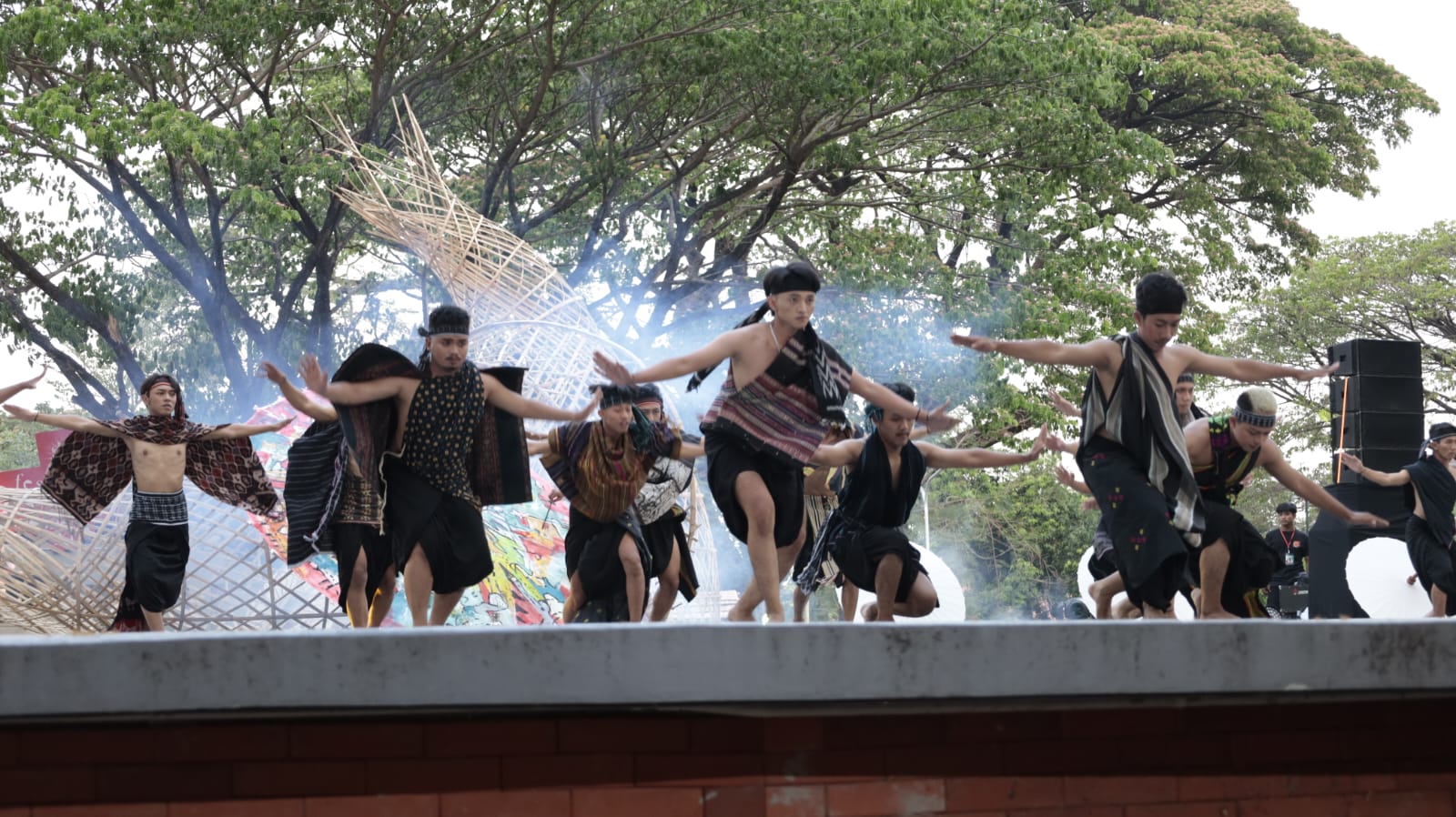 Warga Solo Antusias Saksikan Festival Payung Indonesia 2024