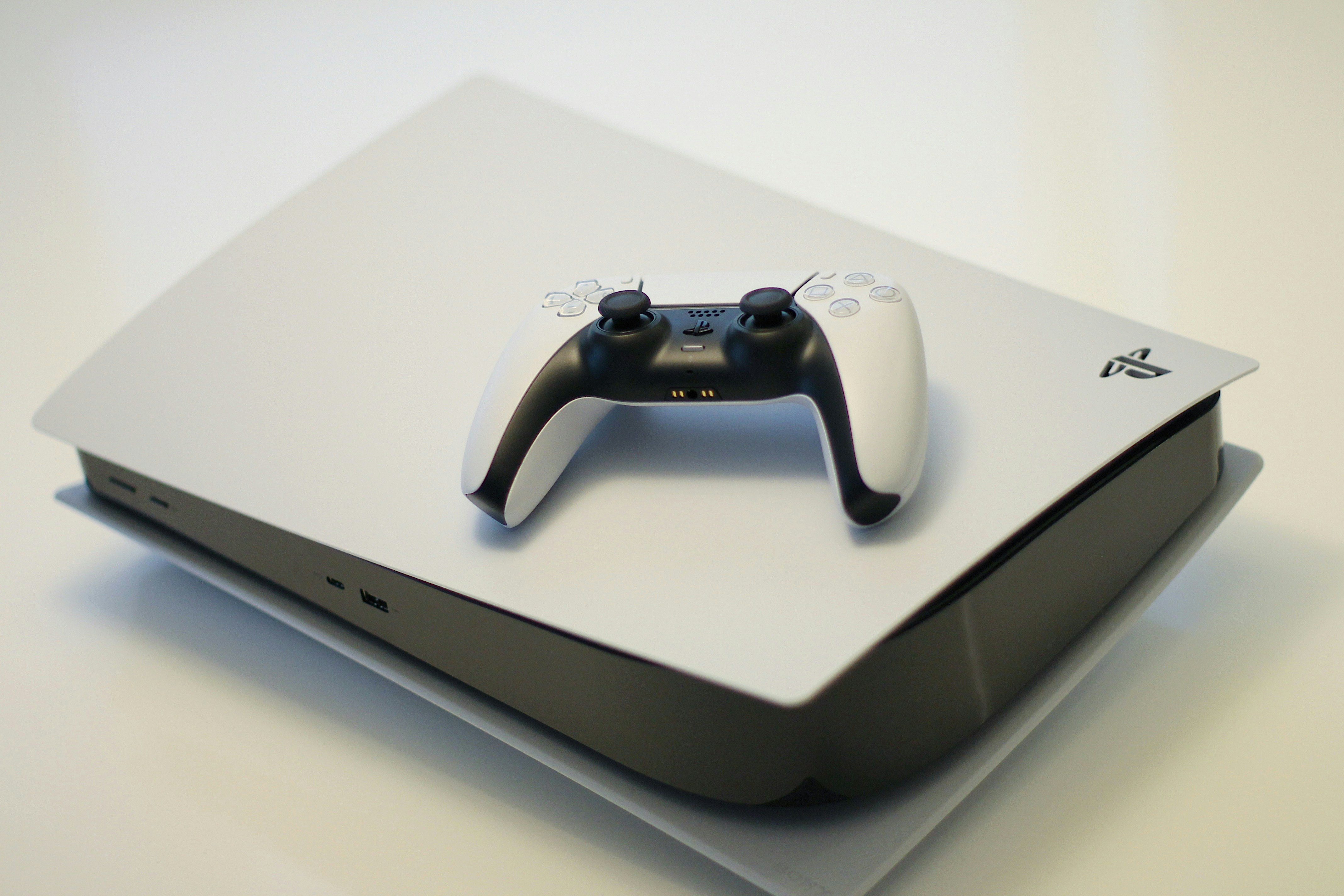 Sony Diam-diam Hapus Keterangan 8K di Kardus Playstation 5