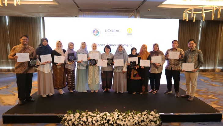 Hair & Skin Research Grant 2024 Dukung Dermatolog Teliti Bahan Alami untuk Manfaat Kecantikan