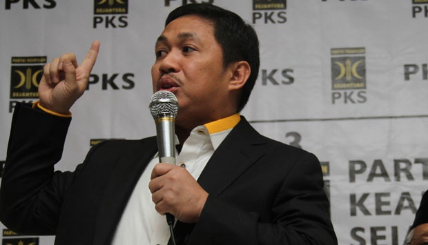 Imbas Konflik PKS, Beredar Spanduk Penolakan Organisasi Pimpinan Anis Matta