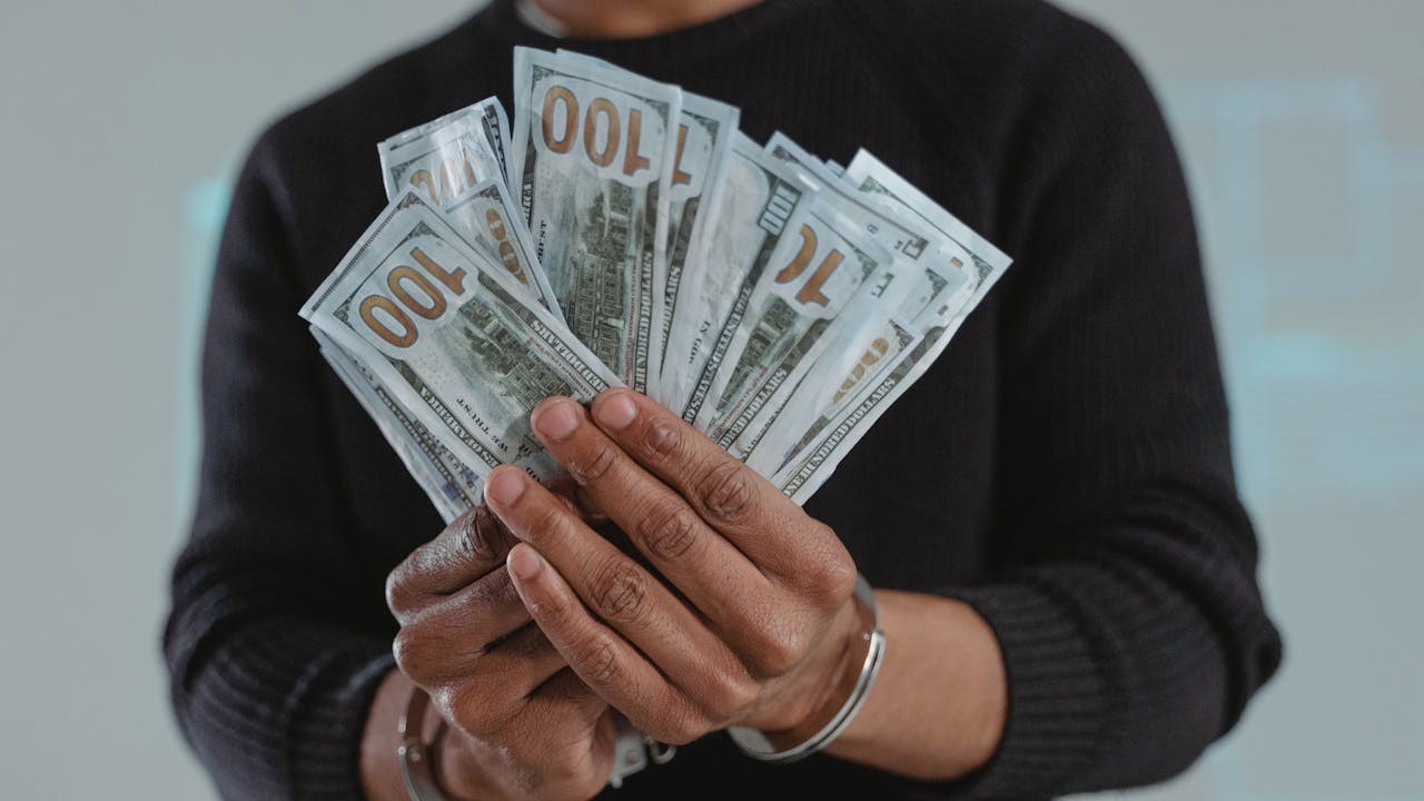 Memahami Pengertian Gratifikasi, Apa Bedanya dengan Korupsi?