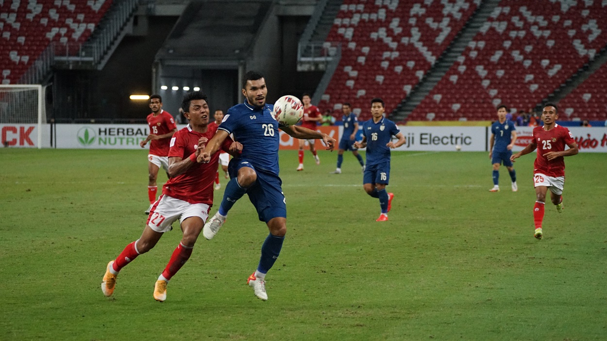 Aksi penyerang Timnas Indonesia, Dedik Setiawan, melawan Thailand. (PSSI)