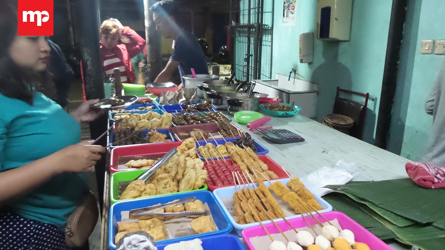 Menghabiskan Malam Ditemani Tembang Kenangan di Hik Plus Karanganyar