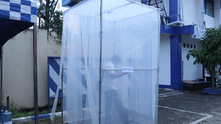 Bilik disinfektan di Dirlantas Polda DIY adalah sumbangan dari UGM