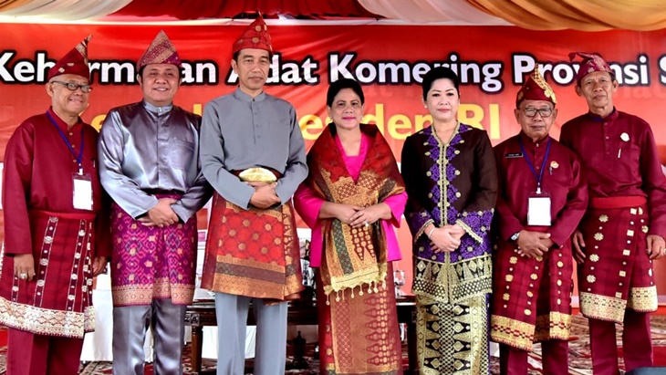 Masyarakat Anugerahi Presiden Jokowi Gelar Raja Agung