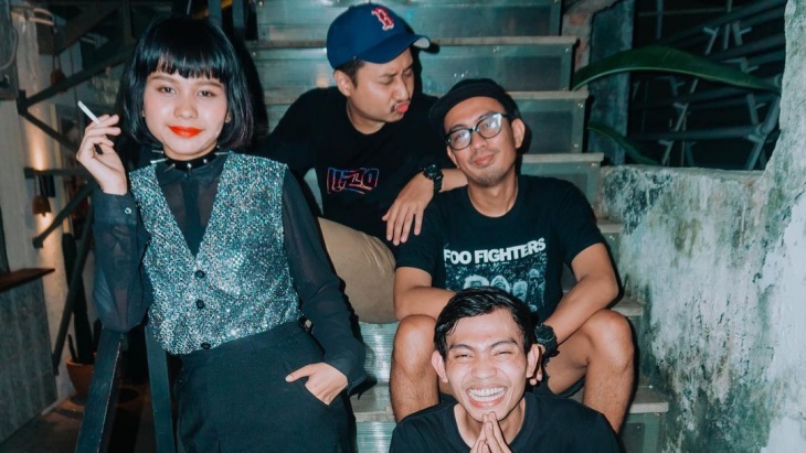Lips!! Masuk dalam Kompilasi Album asal Label Jepang