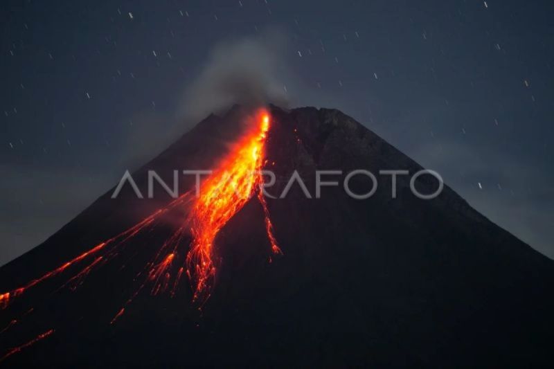 Gunung Merapi Muntahkan 143 Kali Guguran Lava Selama Sepekan