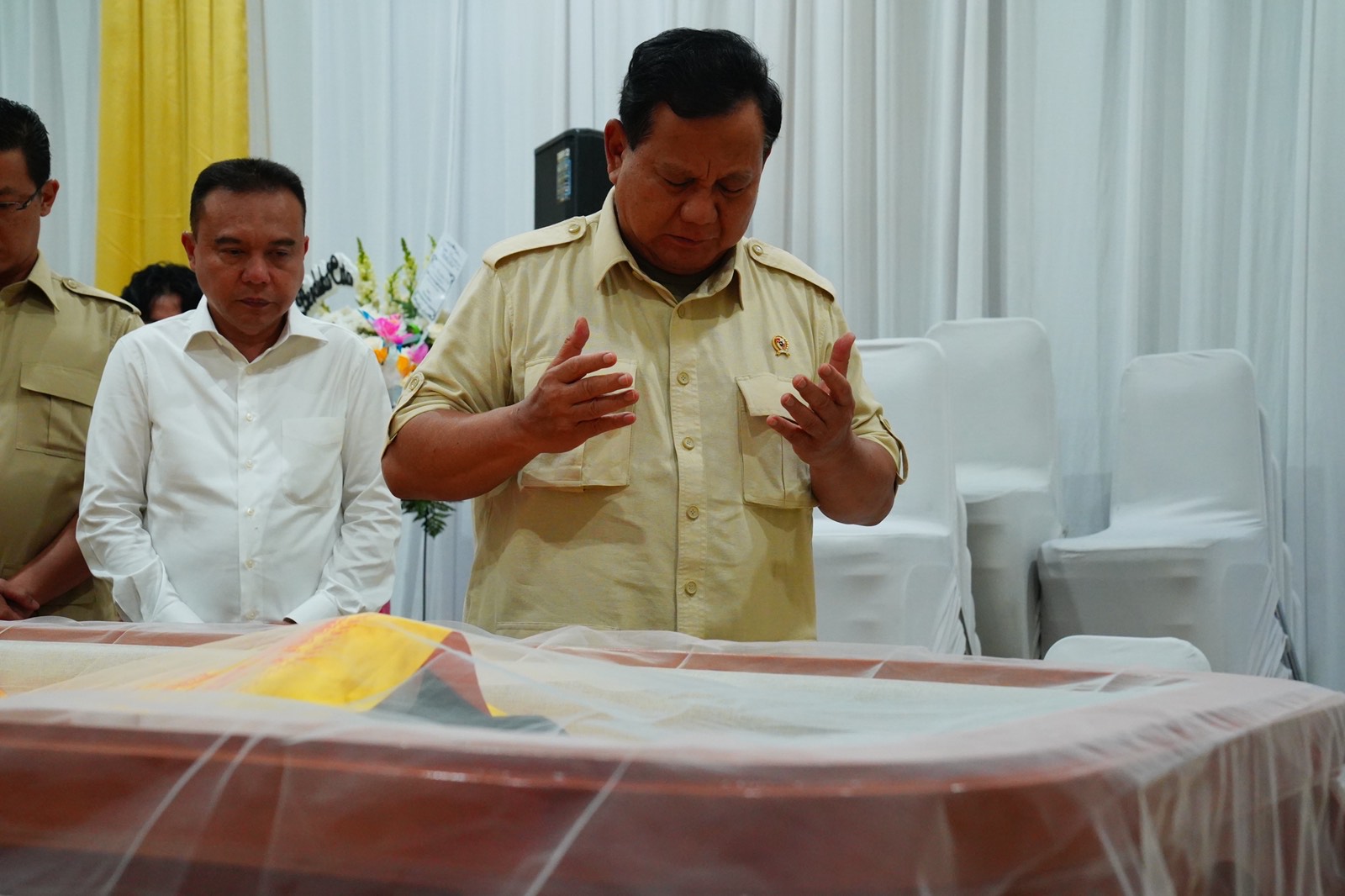 Prabowo Melayat ke Rumah Duka Aktivis Lieus Sungkharisma