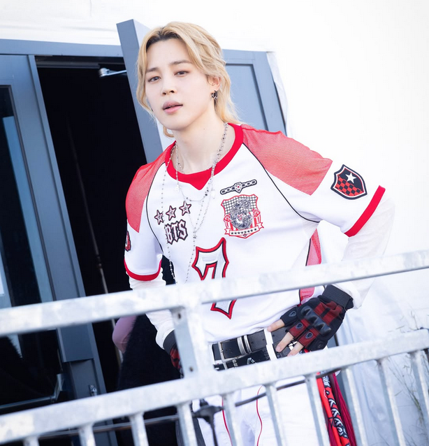 Kaus Halftime Show Piala Dunia Jimin BTS Terjual Rp 1,96 Miliar dalam Lelang Amal, Dukung Pemberian Akses ke Pendidikan