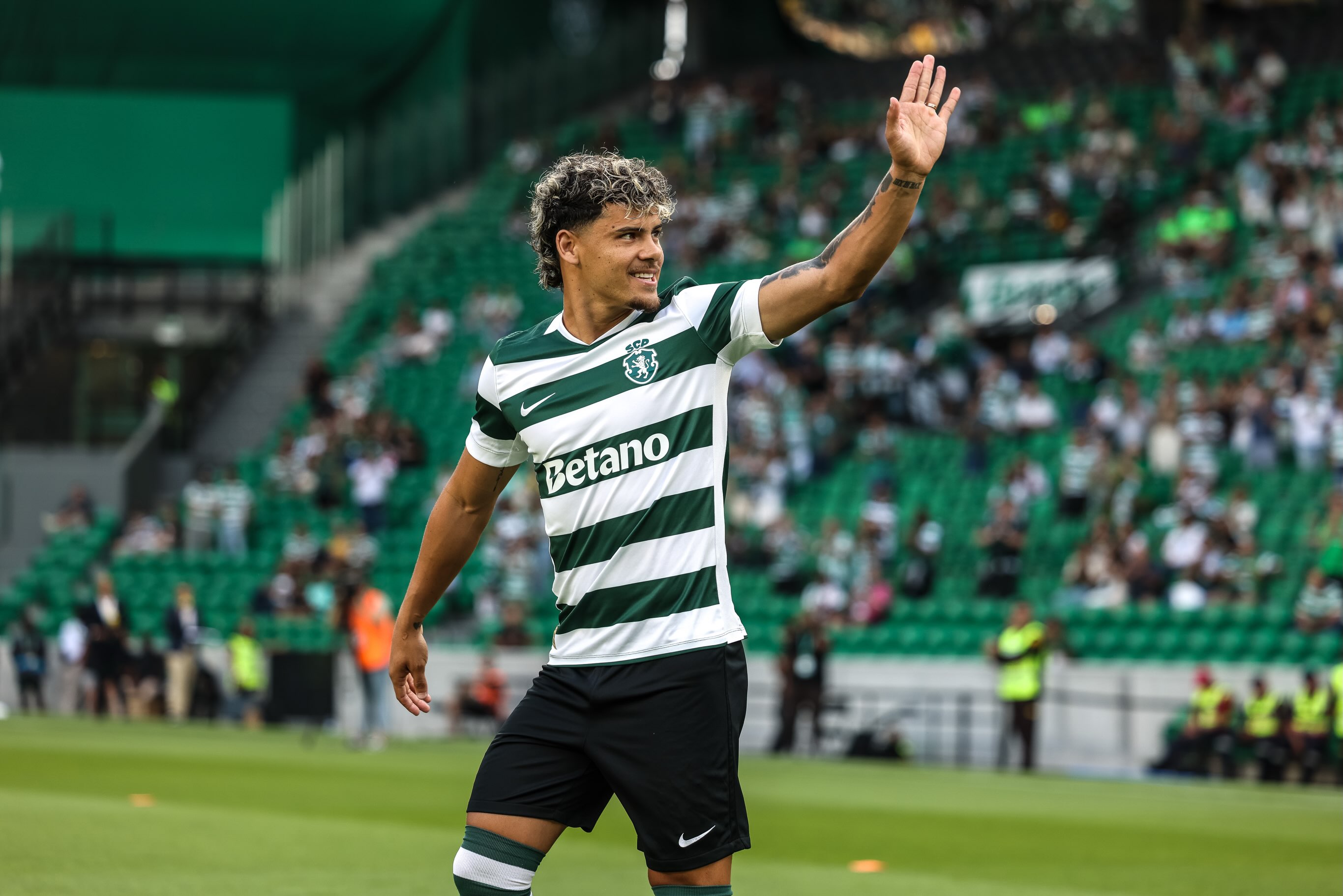 Maxi Araujo sudah cetak 11 gol untuk Sporting Lisbon