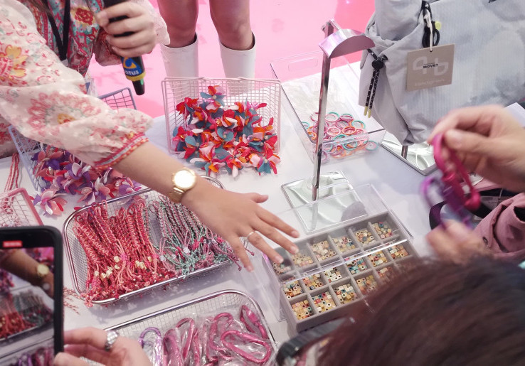 Serunya Workshop Bag Charm Artisane di Wondherland by USS Her