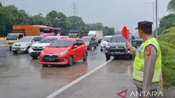 Berkendara Aman di Jalan Tol di Musim Liburan