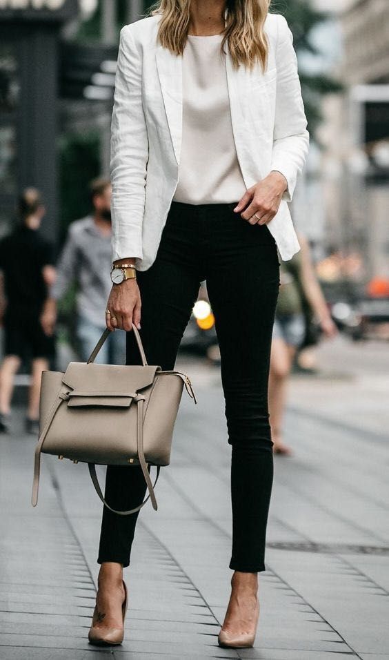 Inspirasi outfit untuk interview kerja menggunakan blazer (Foto: dailypins.com)