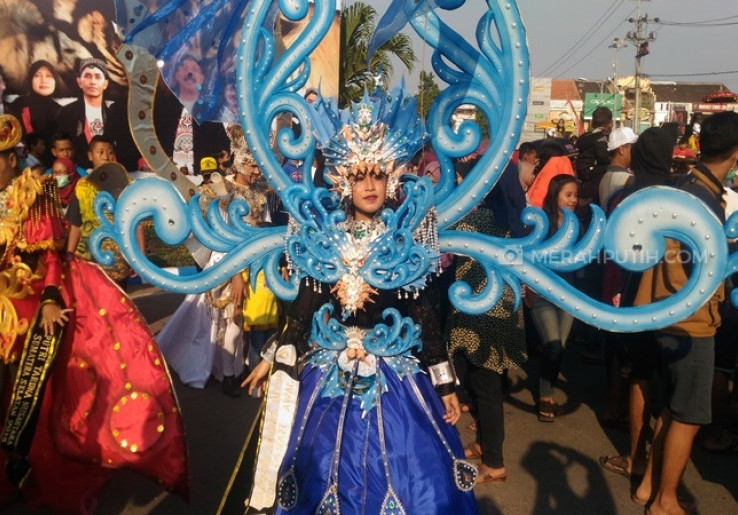Ribuan Warga Ponorogo Berebut Berkah dalam Prosesi Grebeg Suro 