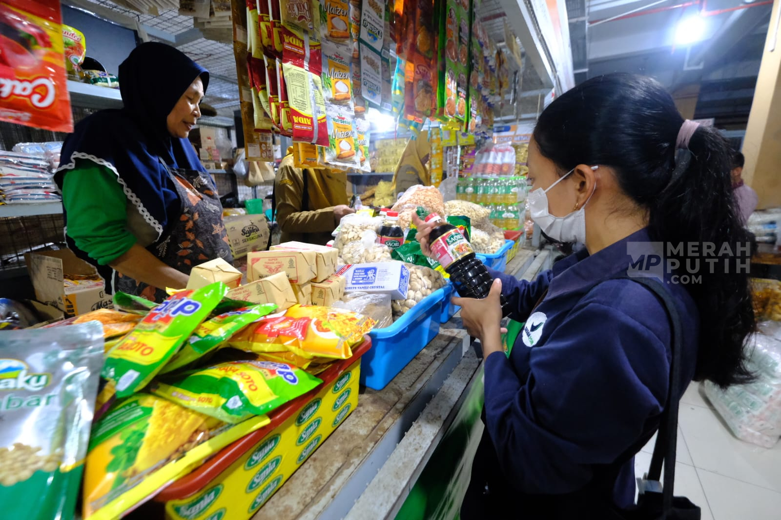 Dinkes Solo Lakukan Inspeksi Jelang Nataru, Temukan Makanan Kedaluwarsa di Pasar