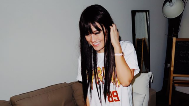 Agnez Mo Terlihat Cantik dengan Rambut Panjangnya