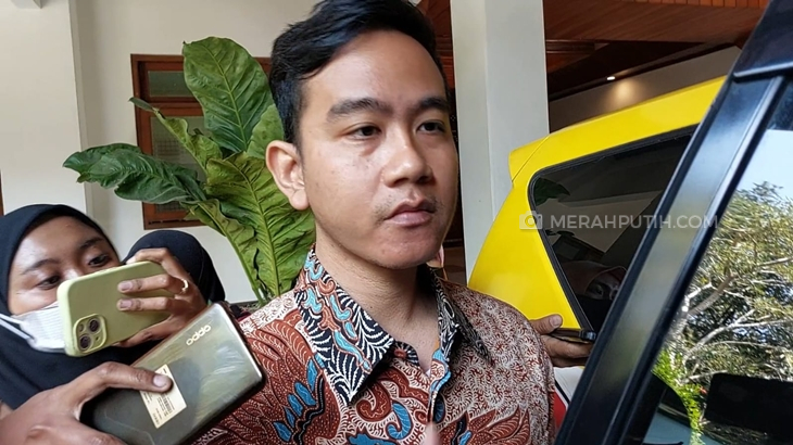 Gibran: Urusan PSI Tanya ke Kaesang, Saya Kader PDIP
