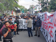 Ratusan Suporter Persis Turun ke Jalan, Tuntut Jacksen F Tiago Dipecat
