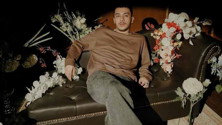 Aziz Hedra Ajak Bangkit Lewat Debutnya 'Somebody's Plesure'