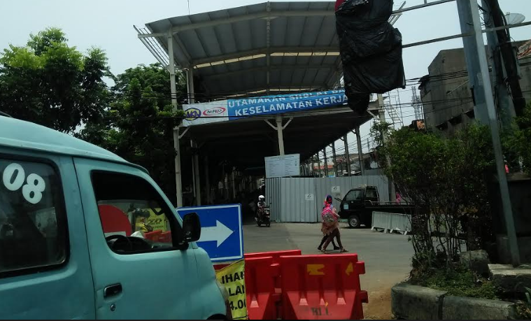 sky bridge tanah abang