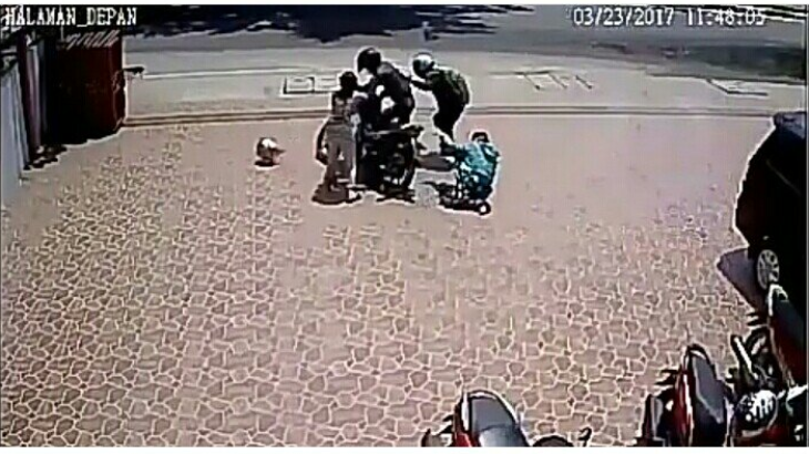 Kehebatan Ibu-ibu Gagalkan Jambret di Kalimantan