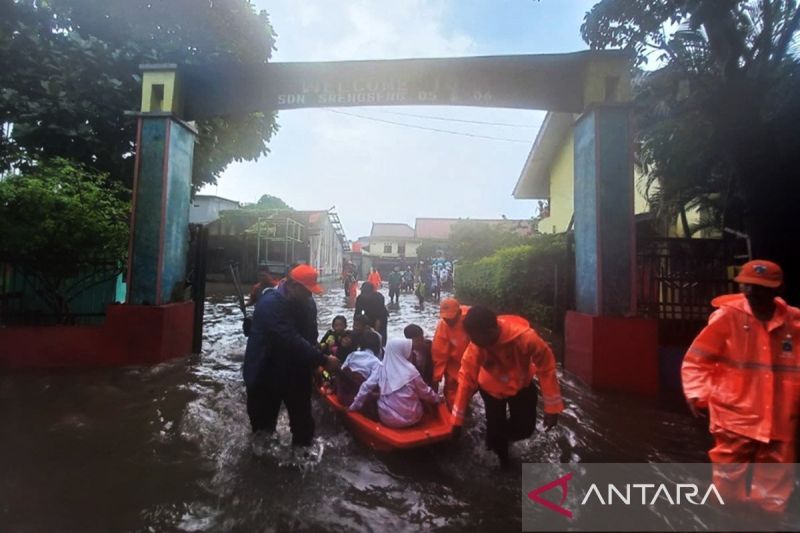 WFH Banjir Jakarta Tak Berlaku untuk Sektor Layanan 24 Jam, Pakai Sistem Shif