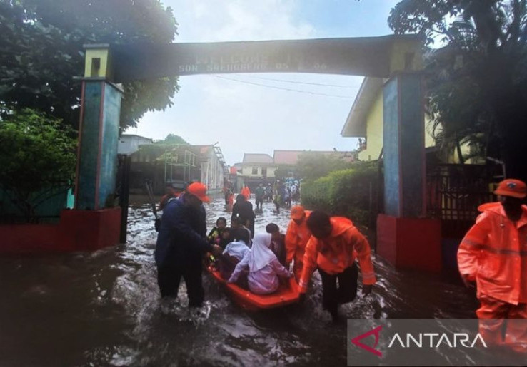 WFH Banjir Jakarta Tak Berlaku untuk Sektor Layanan 24 Jam, Pakai Sistem Shif