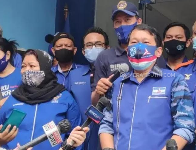 Nyatakan Setia dan Loyal Terhadap AHY, Ratusan Kader Demokrat Cap Jempol Darah