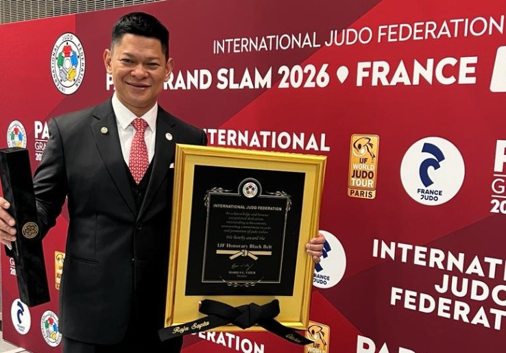 Simbol Pengakuan Dunia, IJF Anugerahkan Black Belt untuk Ketua Umum NOC Indonesia