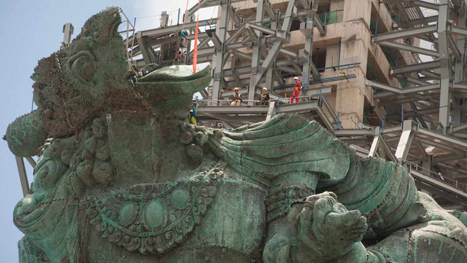 Penyelesaian Patung Garuda Wisnu Kencana Bali