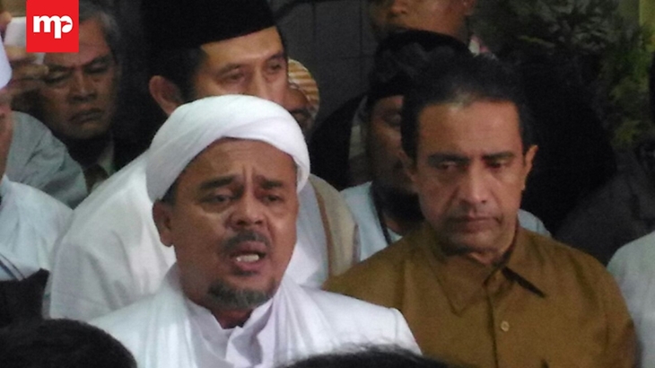 Imam Besar FPI Habib Rizieq Shihab seusai diperiksa di Mapolda Jabar, Senin (13/2). (Foto MP/Rina Garmina) 