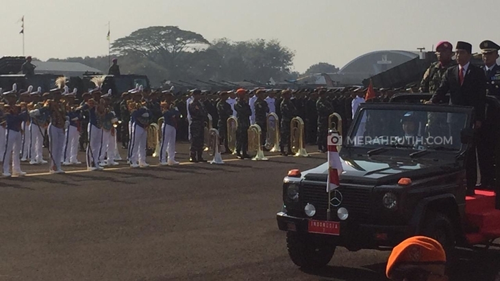 Aksi TNI saat Perayaan HUT ke-74 Mengundang Decak Kagum