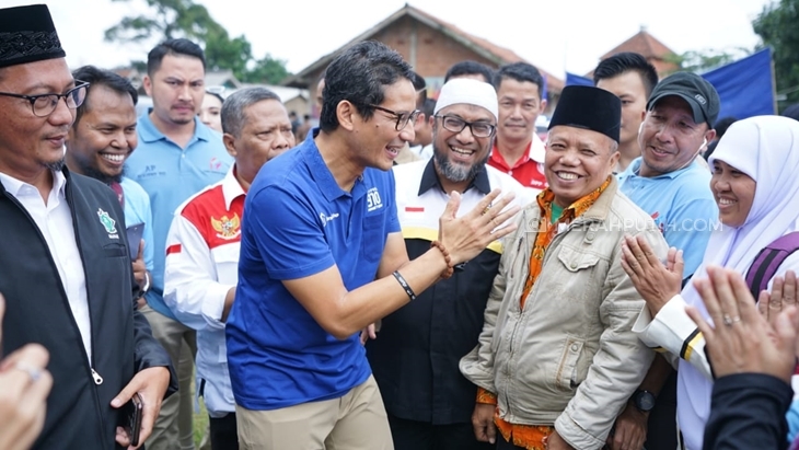 Curhat Guru Aput dan Petani Agus kepada Sandiaga Uno