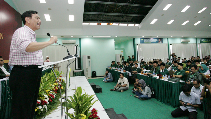 Gunung Agung Awas, Luhut Siapkan Tempat Baru untuk Pertemuan IMF 2018