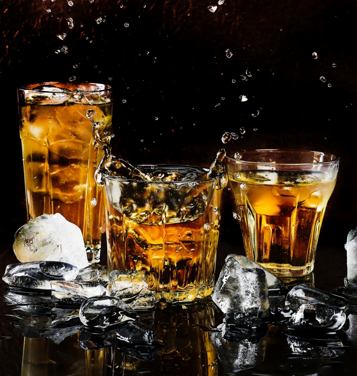 Hindari alkohol agar tidak keram (Foto: pexels/Prem Pal Singh)